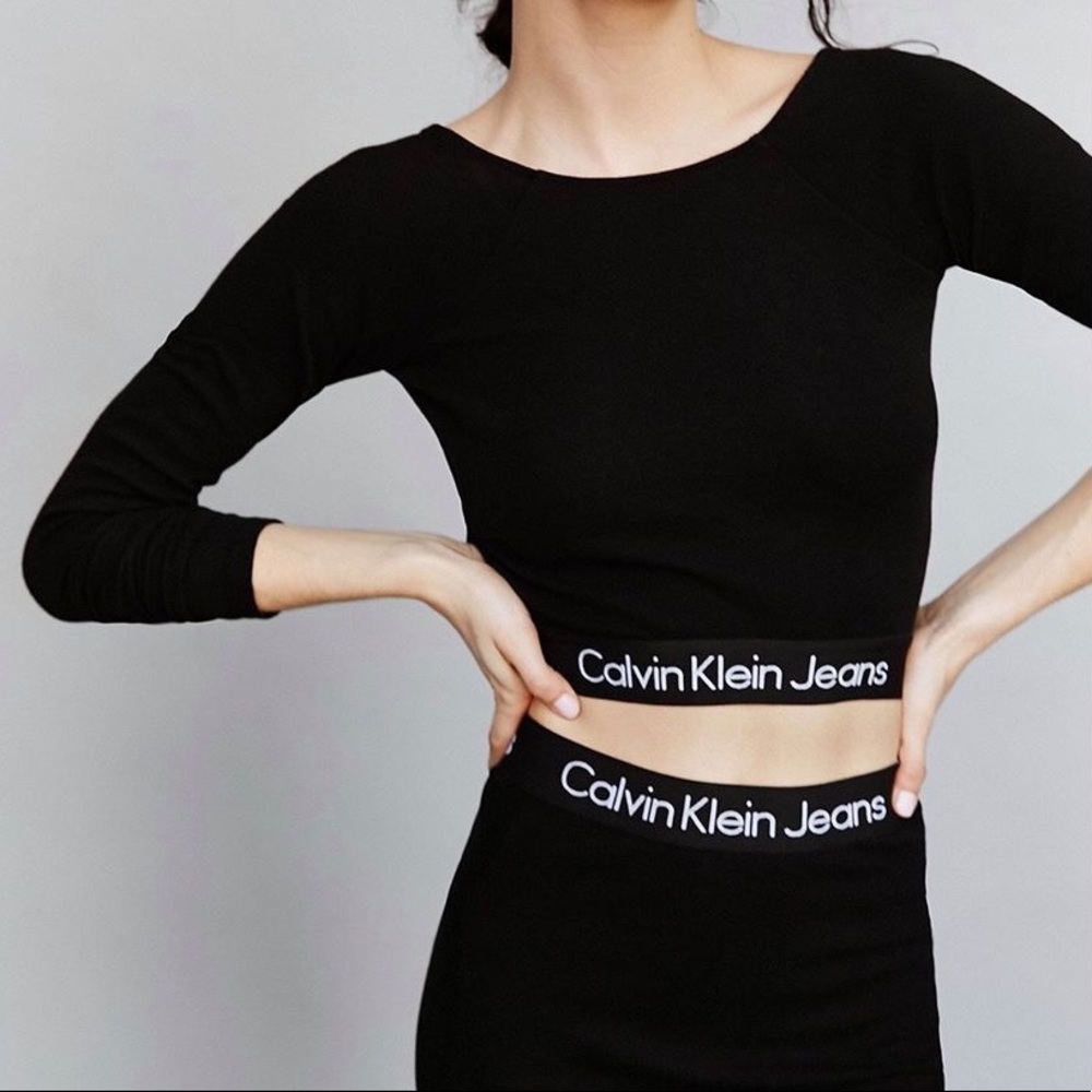 Calvin Klein Crop Top